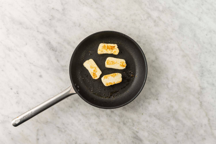 Griglare l'halloumi