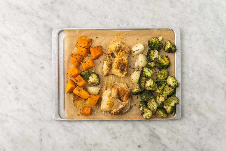 Cuocere il pollo e le verdure