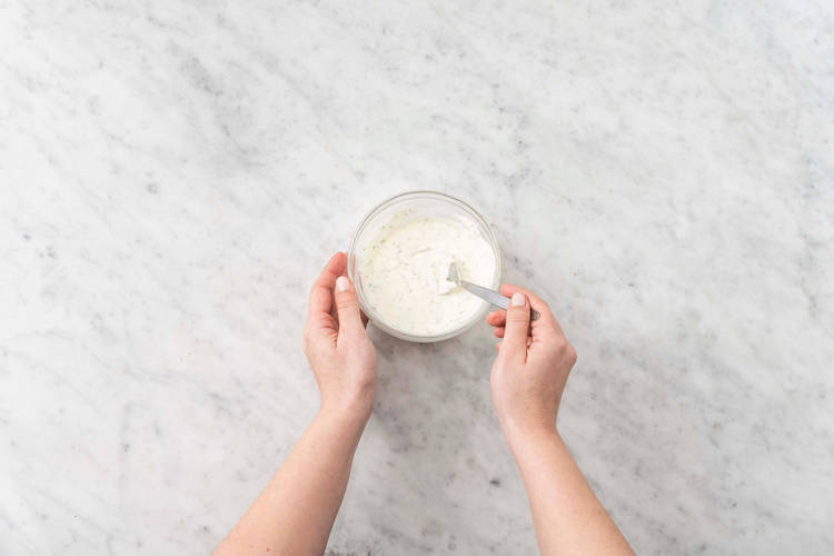 Make dill-garlic cream