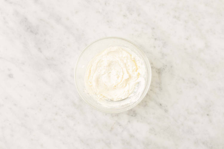Preparare la crema di ricotta