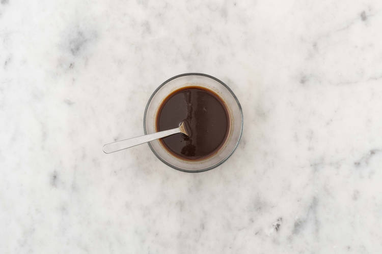 Préparer la sauce hoisin épicée