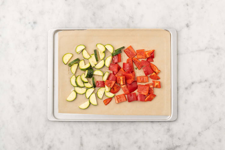 Faire cuire les légumes et la saucisse