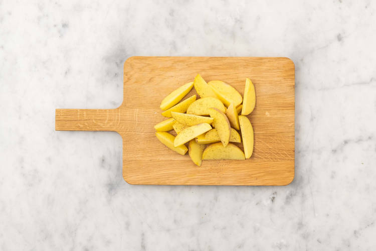 Préparer les quartiers de pommes de terre