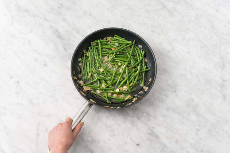 Préparer la sauce amandine