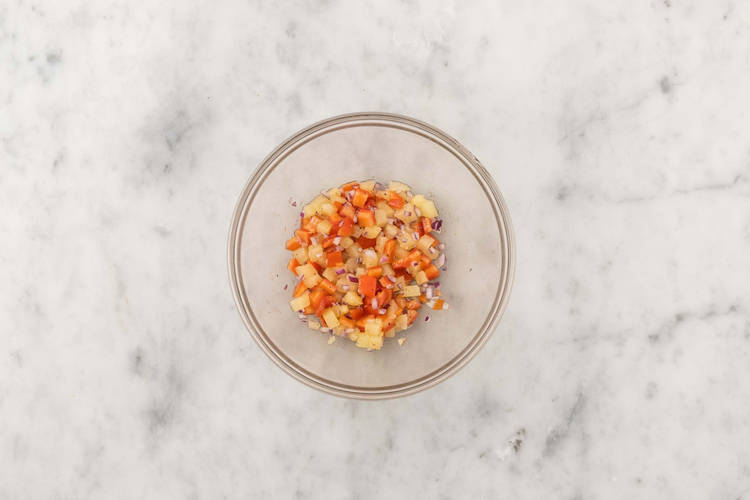 Für die Ananas-Salsa