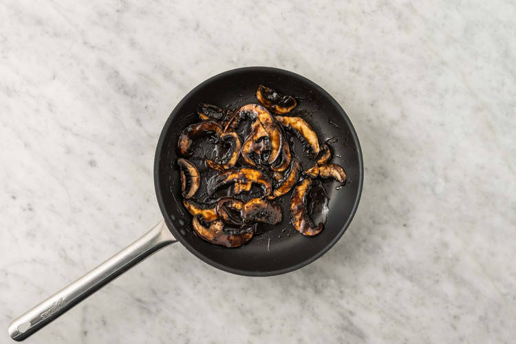 Tilsett asiatisk woksaus