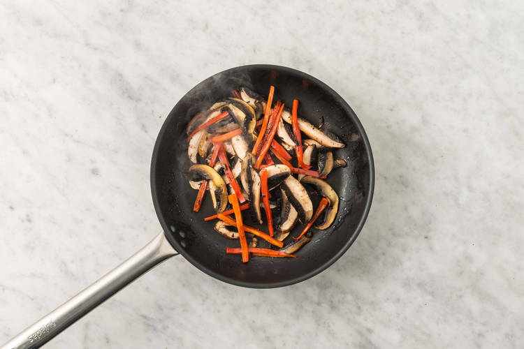 Steg svampe og peberfrugt