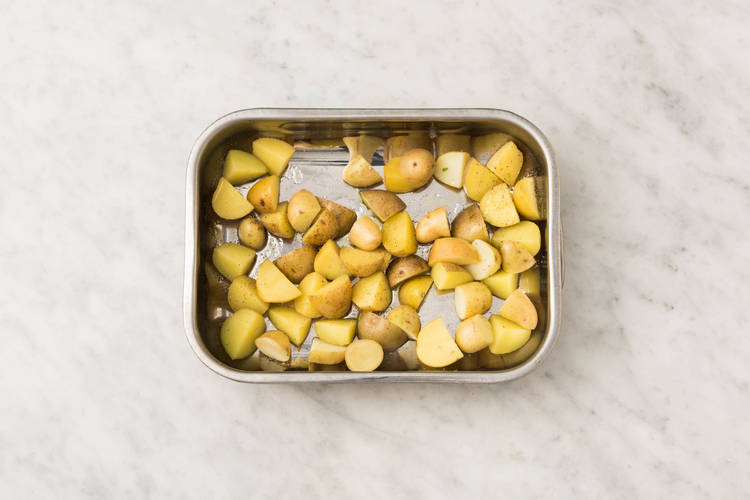 Enfourner les pommes de terre