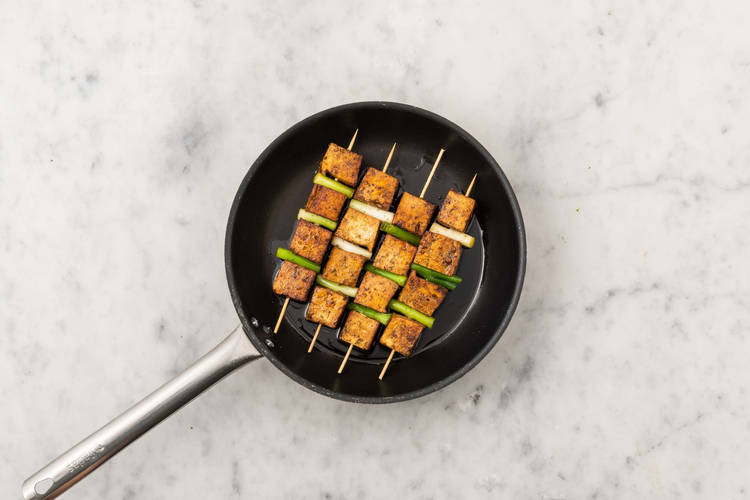 Tofu-Spiessli anbraten