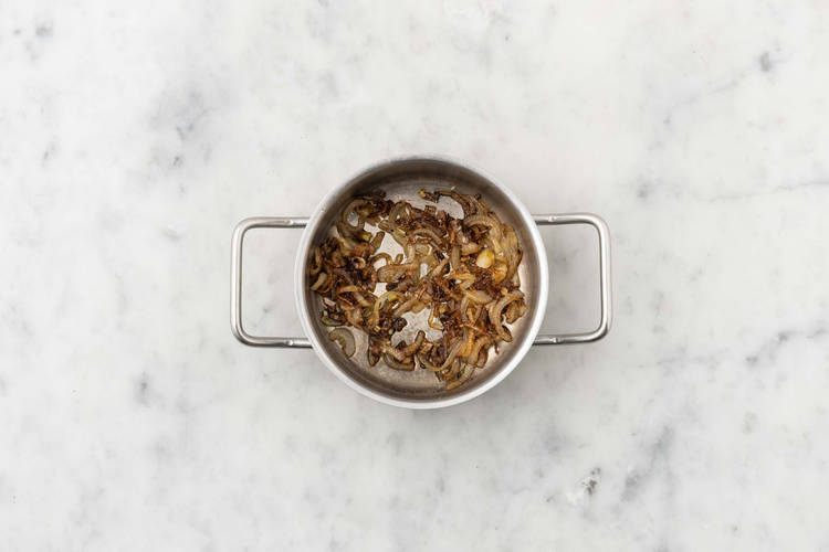 Faire caraméliser les oignons