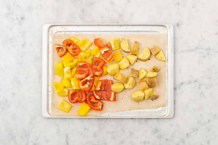 Cuocere le patate e i peperoni