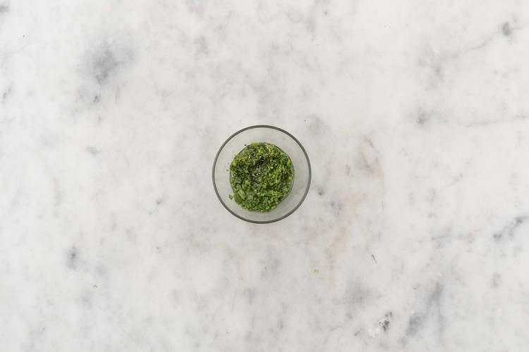 Preparare la salsa chimichurri