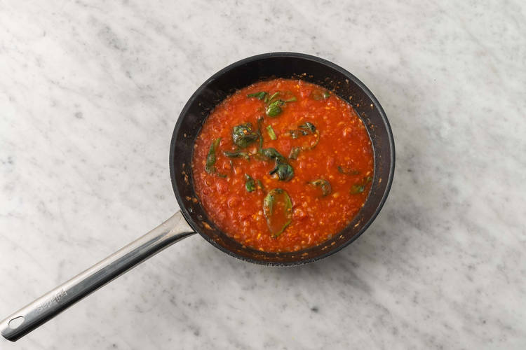 Aggiungere il pomodoro