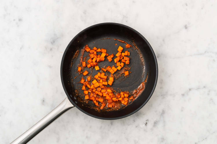 Faire cuire les aromates