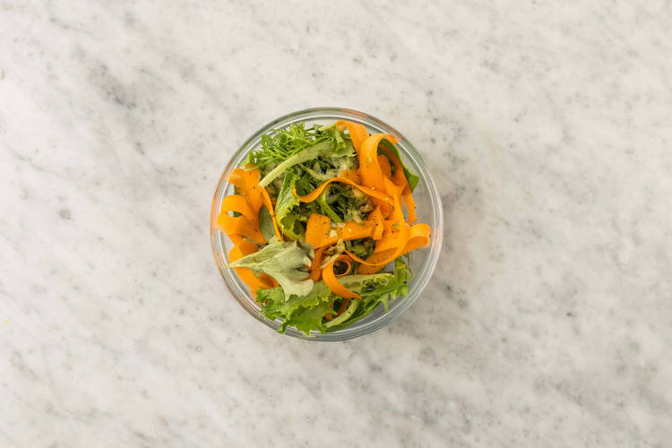 Preparare il condimento per l'insalata
