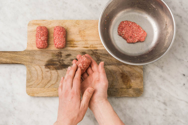 Mélanger la viande hachée