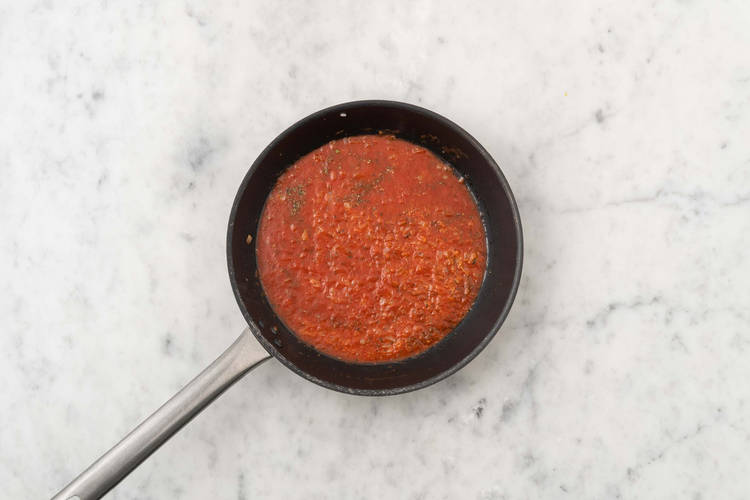 Préparer la sauce tomate