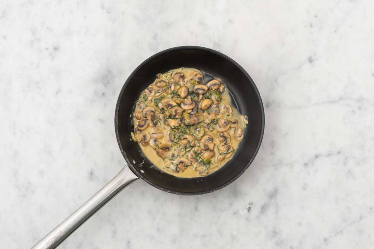 Cook mushroom sauce