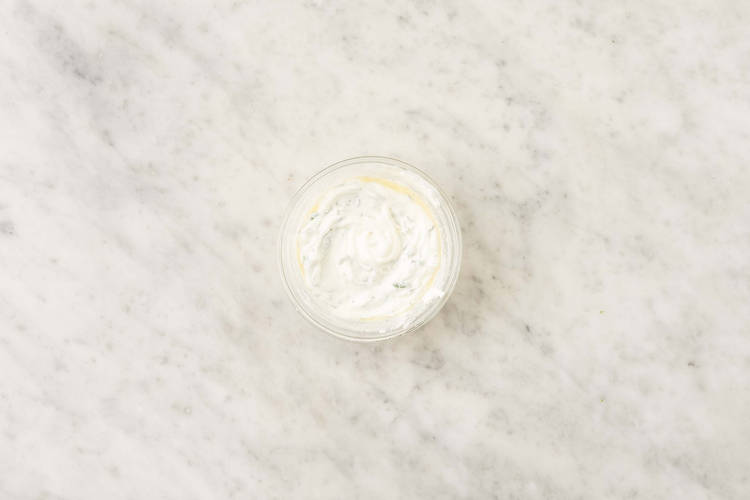 Preparare la salsa yogurt
