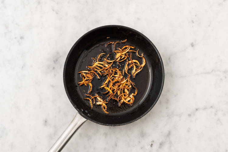 Röstzwiebeln zubereiten