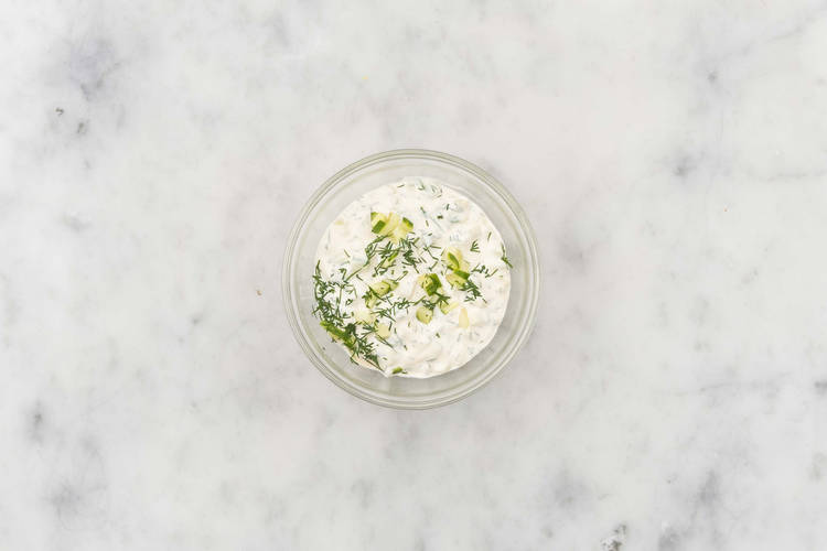 Faire le tzatziki