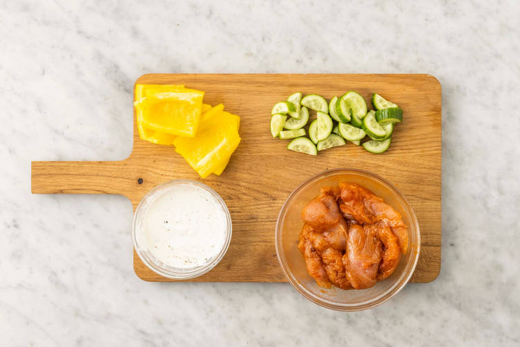 Préparer et faire la sauce au yogourt