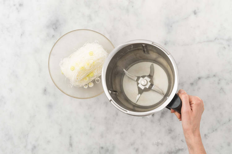 Glasnudeln garziehen