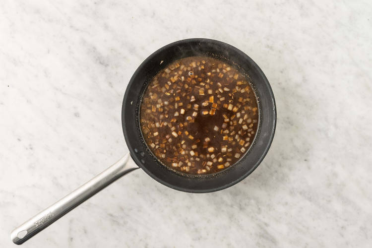 Faire la sauce brune