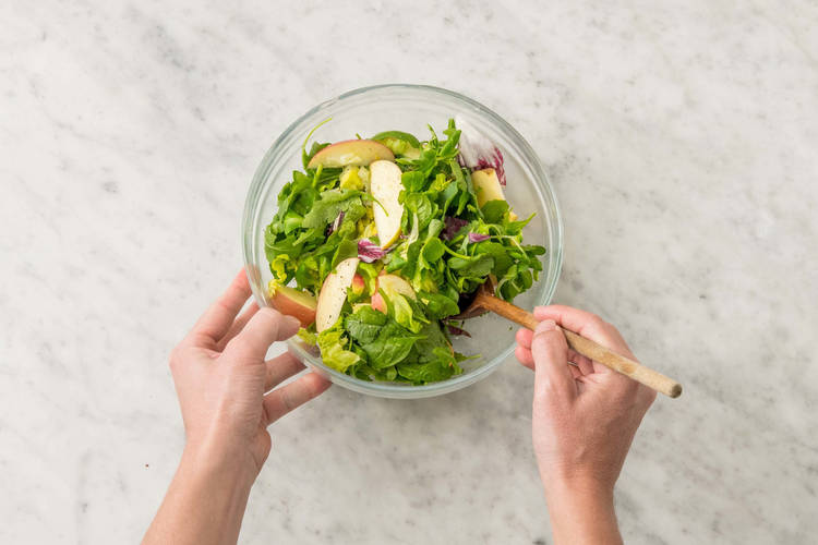 Förbered äppelsallad