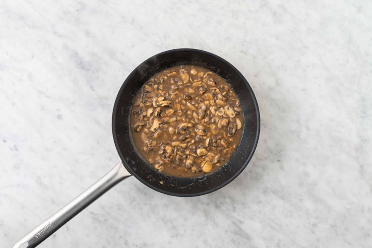 Préparer la sauce aux champignons