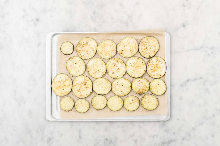 Enfourner l'aubergine