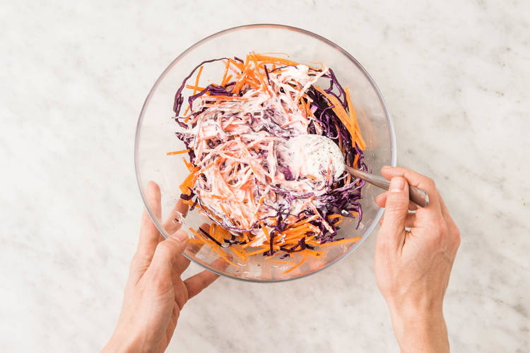 Préparer le coleslaw
