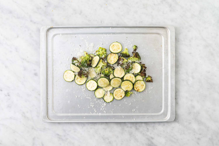 Faire rôtir le porc et les légumes