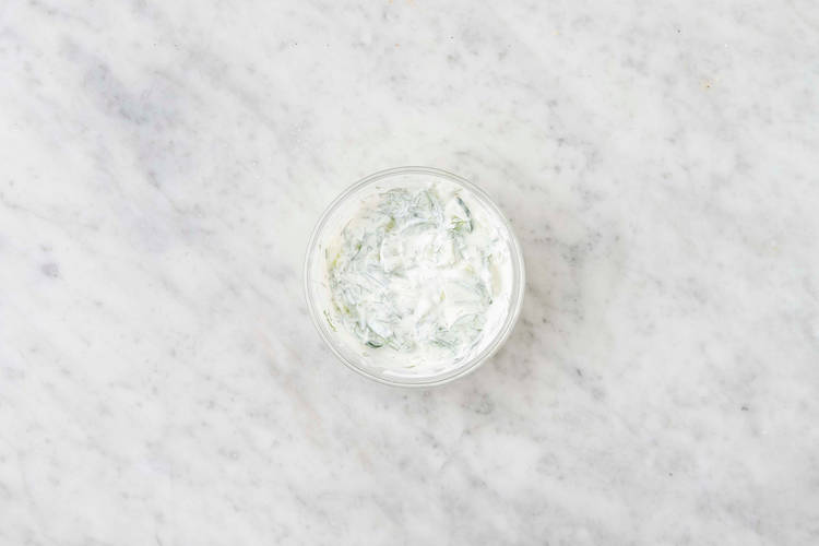 Gör tzatziki
