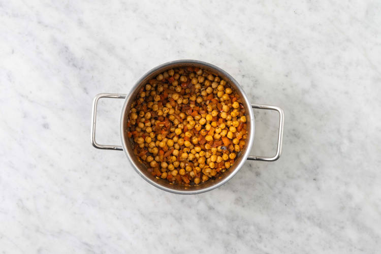 Cook chickpea filling