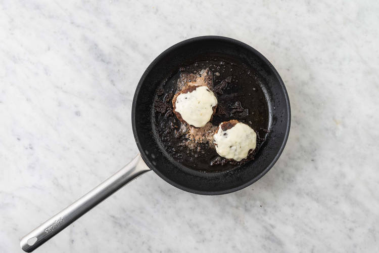 Former et faire cuire les galettes