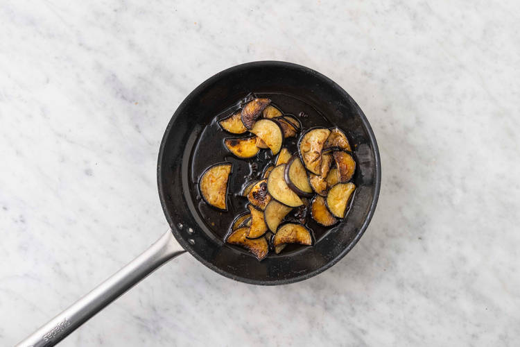 Poêler l'aubergine