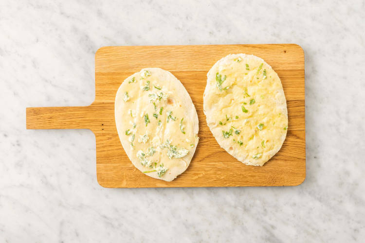 Varm hvidløgstortilla