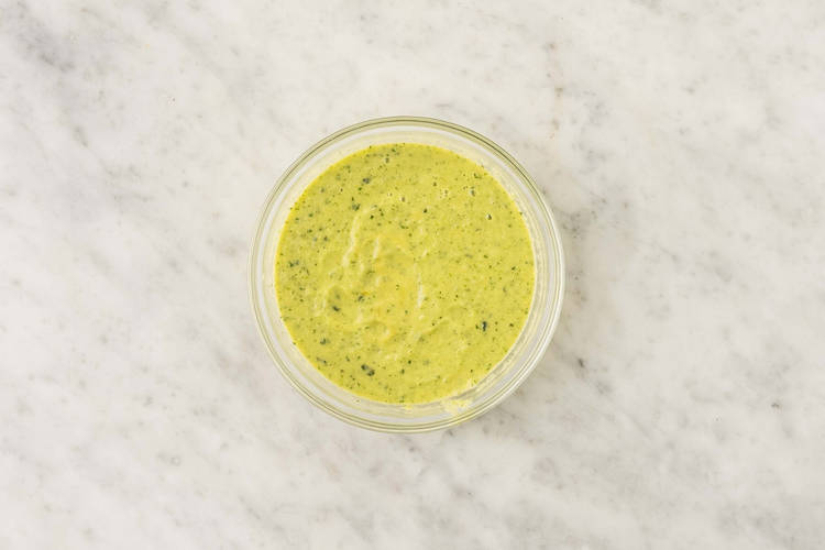 Frullare la crema di zucchine