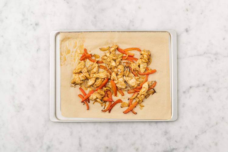 Faire rôtir le poulet et les légumes