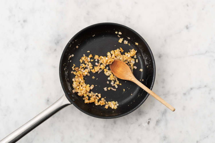 Start balsamic-fig sauce