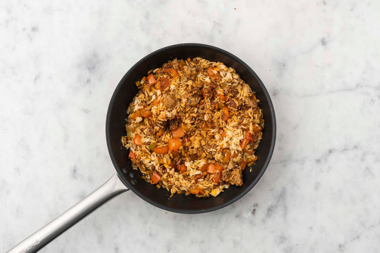 Cuire la sauce et le riz