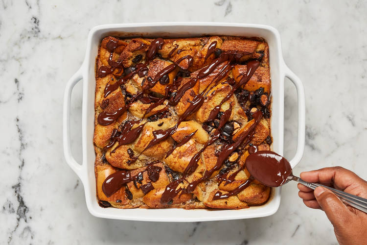 MELT CHOCOLATE & SERVE
