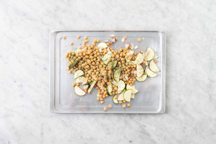 Rôtir les pois chiches et les légumes