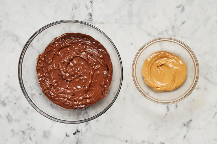 MAKE BROWNIE BATTER