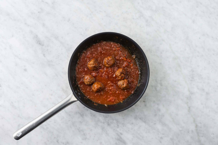 Terminer la cuisson des boulettes