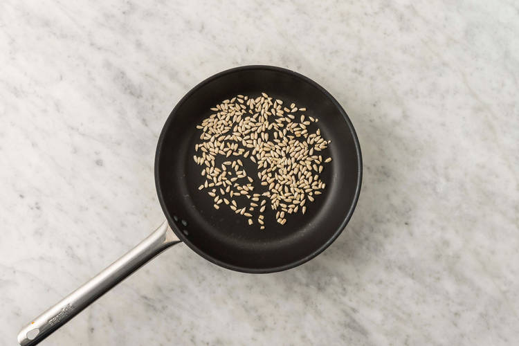 Tostare i semi di girasole