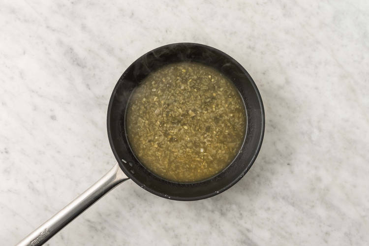 Préparer la sauce à l’échalote