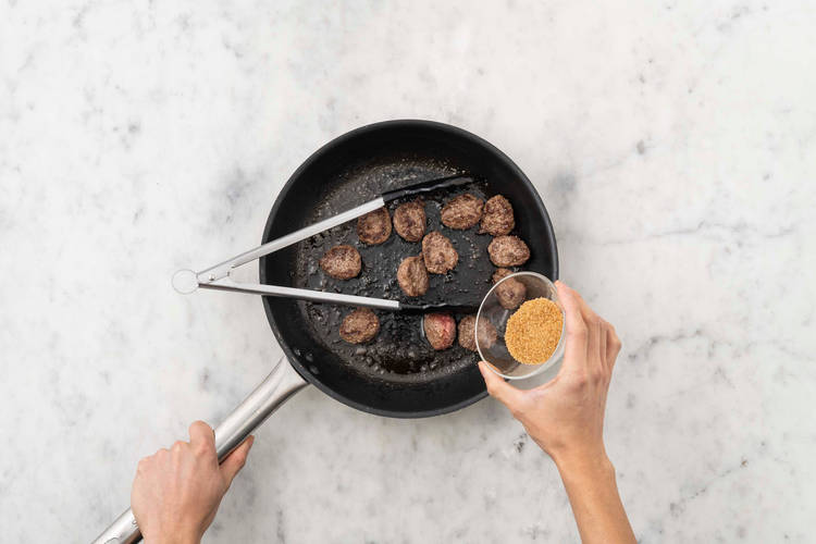 Cuire les boulettes de viande