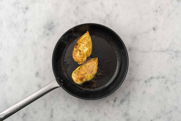 Hähnchenfilets braten